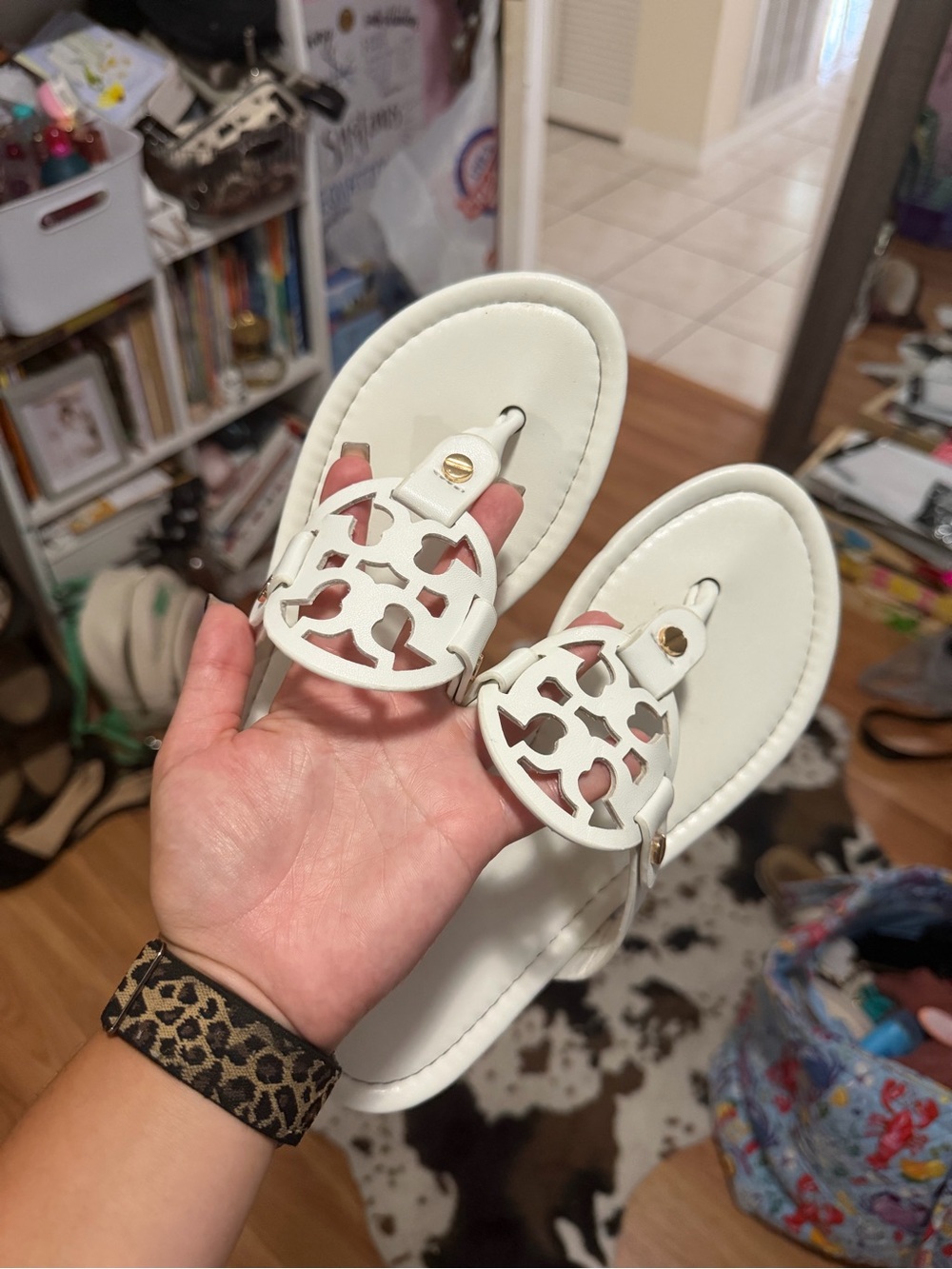 Tory Burch White Logo Cutout Toe-Post Sandals with Gold Accents - Picture 3 of 4